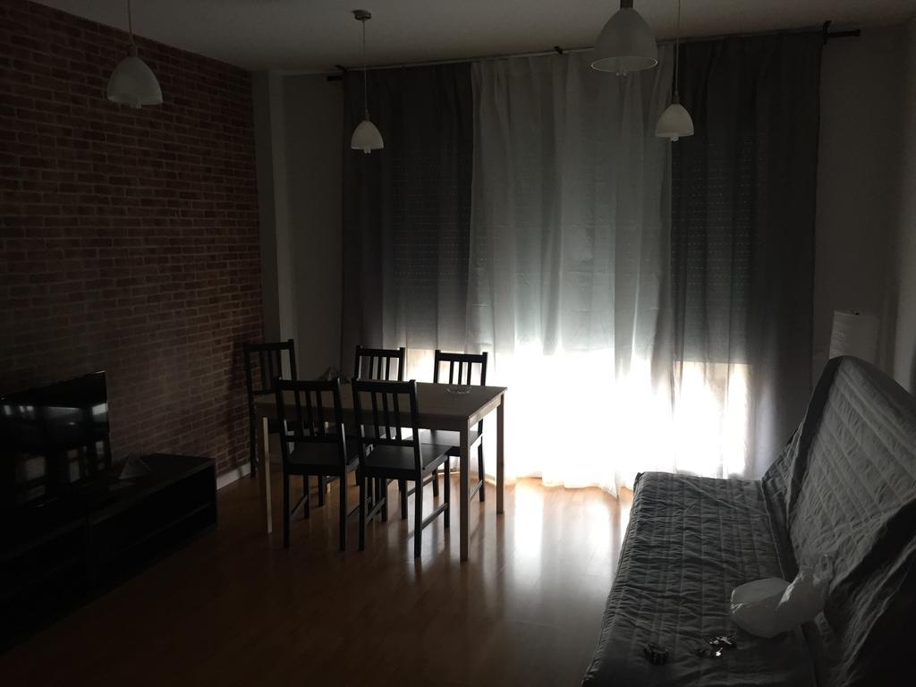 Hostal Restaurante Avenida De Madrid Terrassa Eksteriør bilde