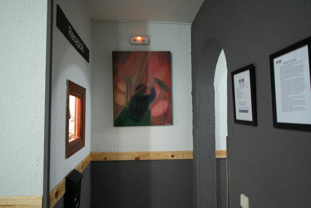Hostal Restaurante Avenida De Madrid Terrassa Eksteriør bilde